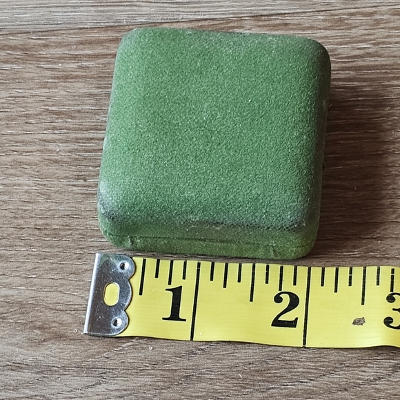 Vintage green velvet Anson Jewelry Ring Box, Empty - Picture 12 of 12